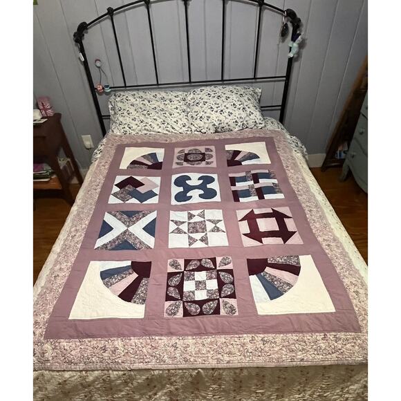 Vintage Handmade Quilt 66x52” Sampler Fan Pattern Purple Blue Coverlet Throw RV - Picture 3 of 16